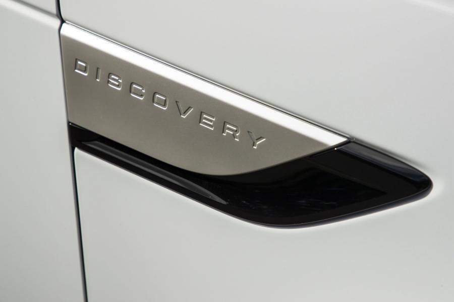Детали экстерьера Land Rover Discovery HSE Td6 2017 года  (UK) (фото 37 из 40)